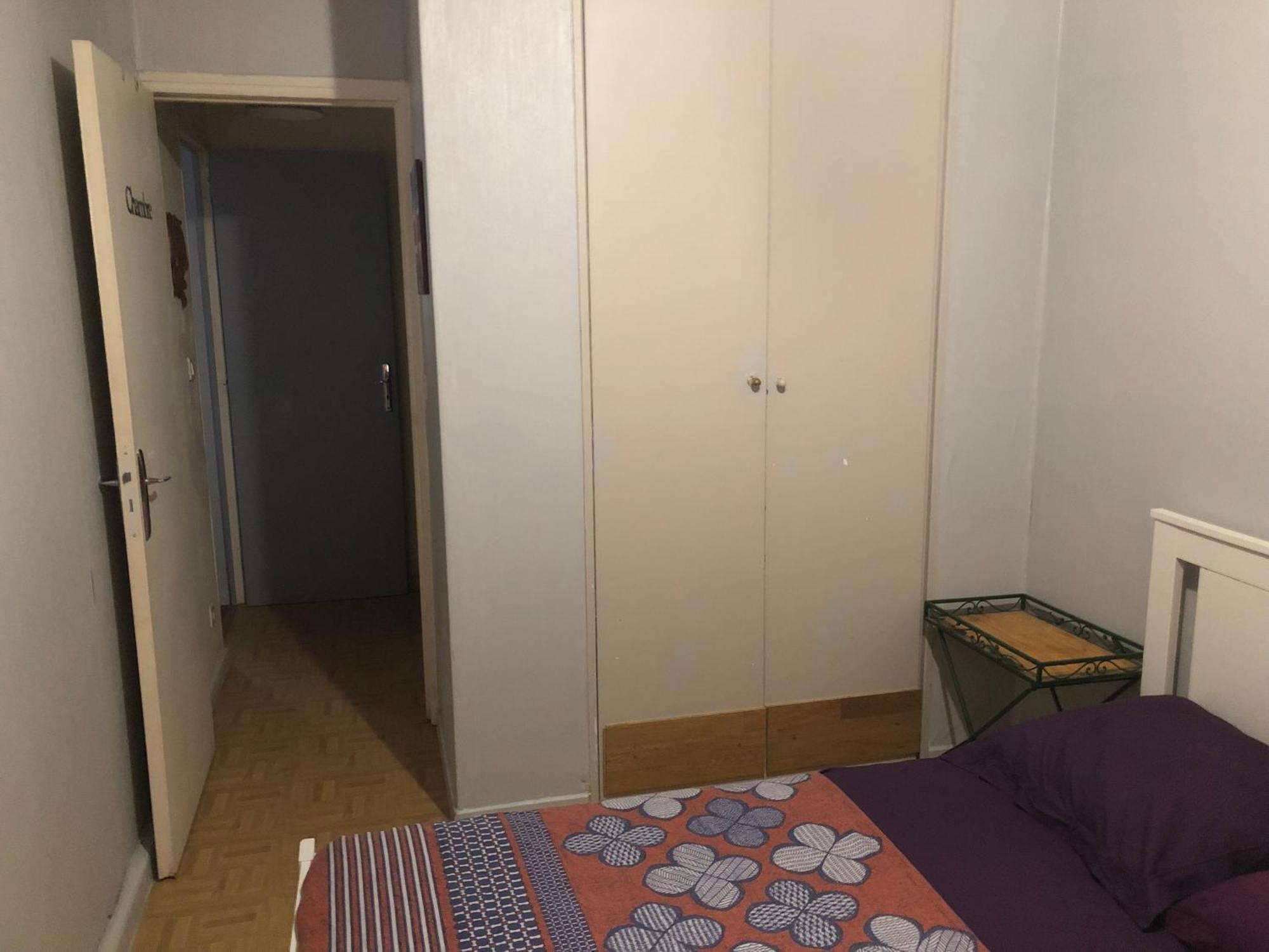 Guesthouse Familial Pour 2,3,4 Personnes De 44M2- Accessible Handic -Rez De Chaussee-Vues Sur Rue Et Patio Prive - Sejour, Chambre Separee-Cuisine,Salle De Bain,Lit Double Et Canape-Lit 2Pers-Entree De La Rue Berzelius-5 Minutes Du Metro Brochant-Lig Paris Eksteriør billede