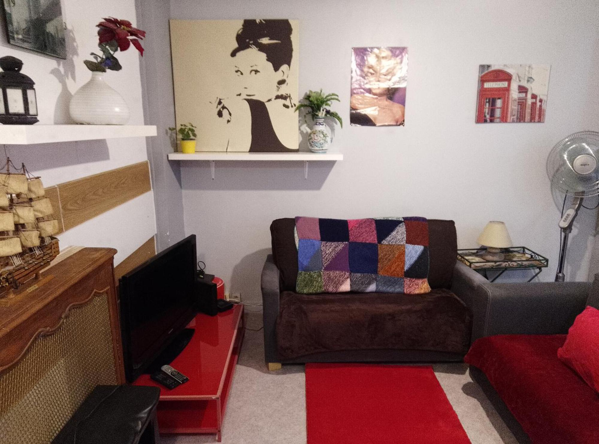 Guesthouse Familial Pour 2,3,4 Personnes De 44M2- Accessible Handic -Rez De Chaussee-Vues Sur Rue Et Patio Prive - Sejour, Chambre Separee-Cuisine,Salle De Bain,Lit Double Et Canape-Lit 2Pers-Entree De La Rue Berzelius-5 Minutes Du Metro Brochant-Lig Paris Eksteriør billede