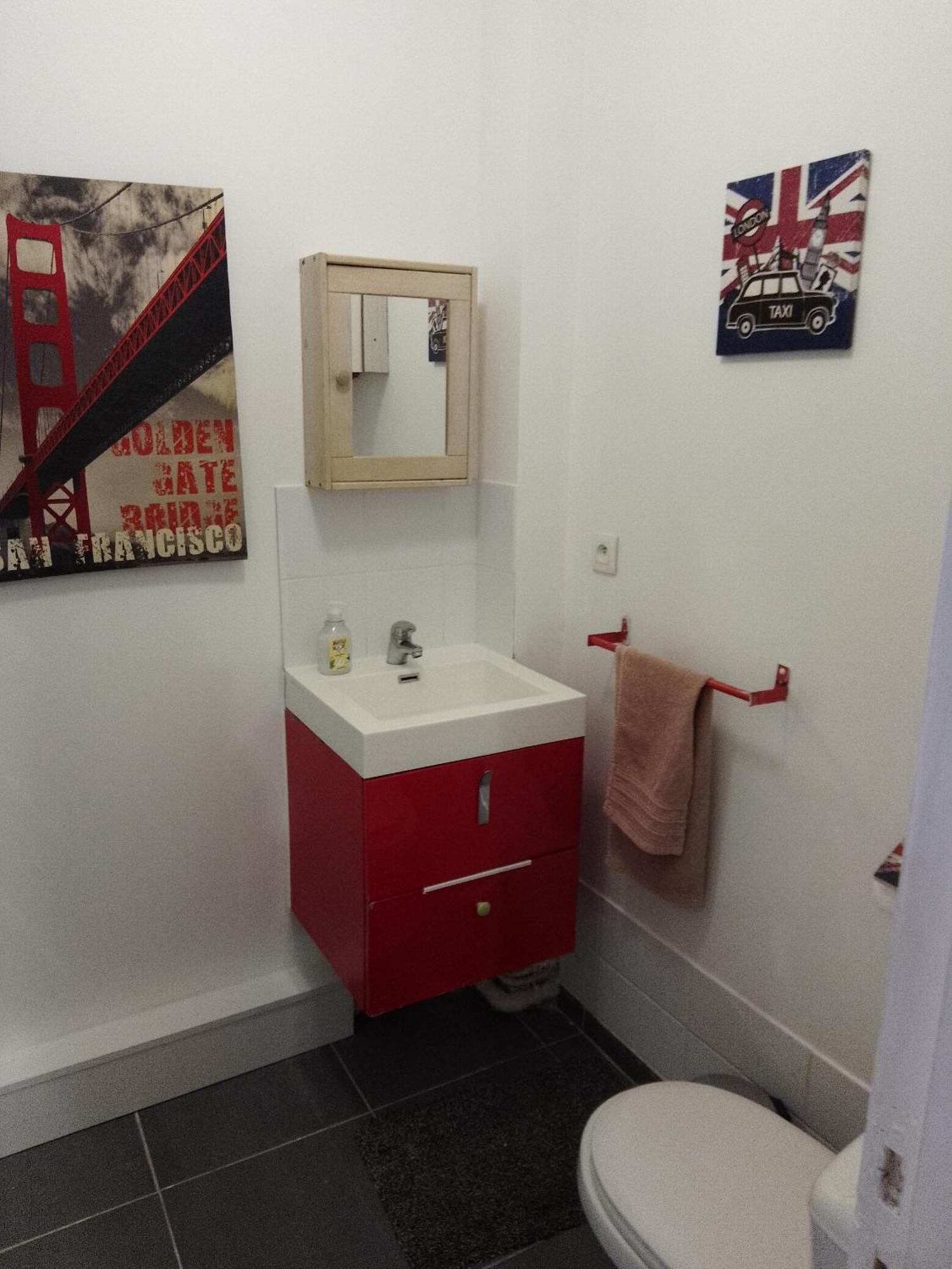Guesthouse Familial Pour 2,3,4 Personnes De 44M2- Accessible Handic -Rez De Chaussee-Vues Sur Rue Et Patio Prive - Sejour, Chambre Separee-Cuisine,Salle De Bain,Lit Double Et Canape-Lit 2Pers-Entree De La Rue Berzelius-5 Minutes Du Metro Brochant-Lig Paris Eksteriør billede